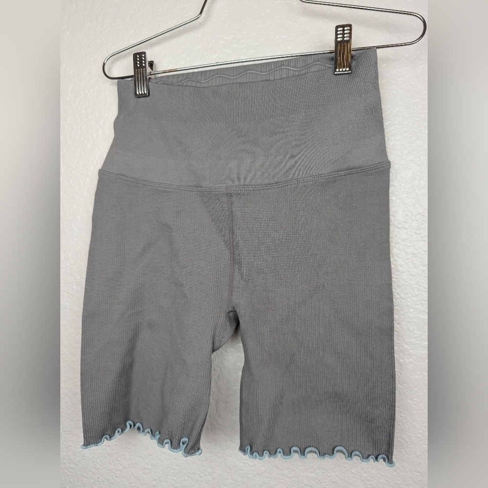 NWOT Spiritual Gangster ribbed ruffle hem shorts